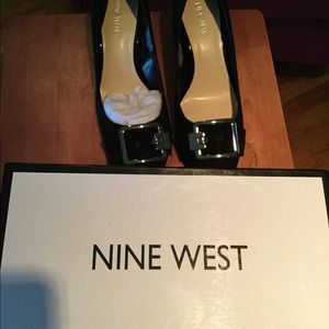 Nine West women shoes suede with buckle size 9.